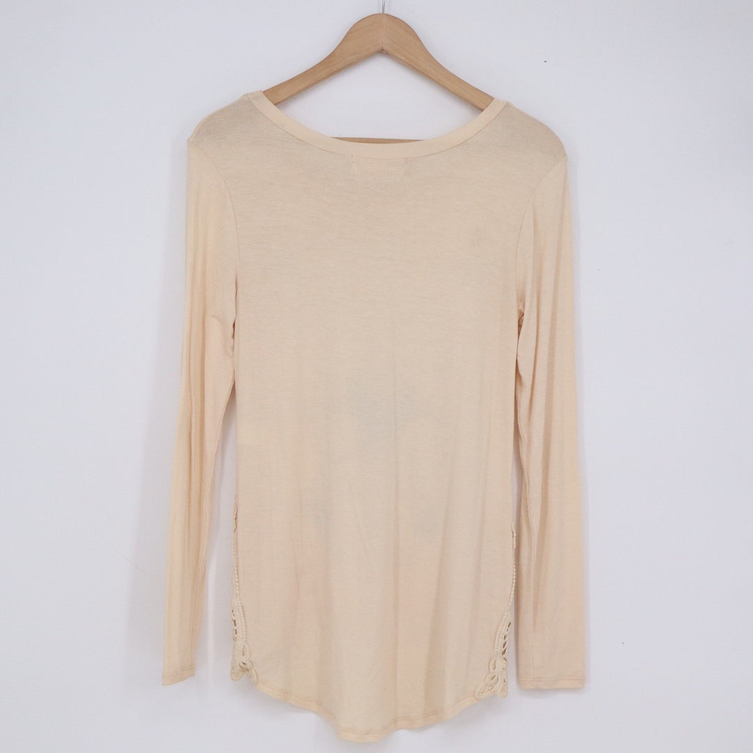 Blushed Womens Follow Your Heart Graphic Long Sleeve Top Cream Lace Trim S