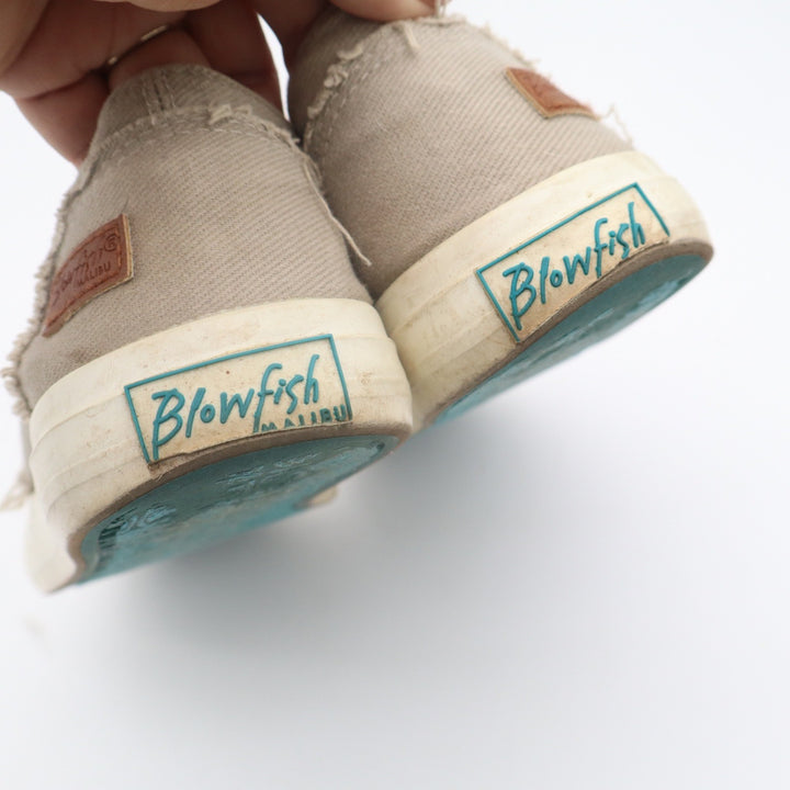 Blowfish Malibu Womens 8 Khaki Canvas Frayed Distressed Low Top Sneakers