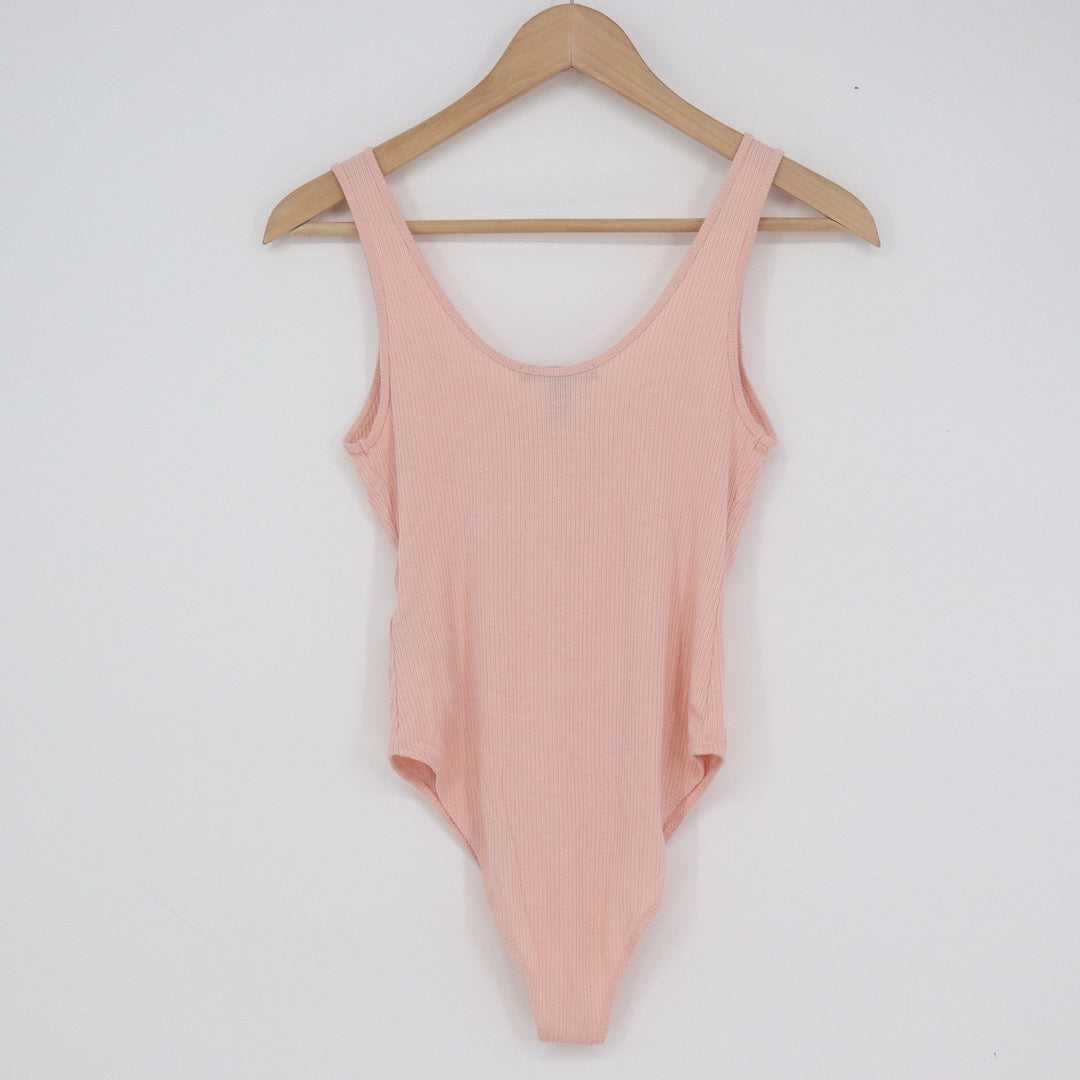 Forever 21 Peach Pink Ribbed Knit Sleeveless Scoop Neck Bodysuit Womens Size M