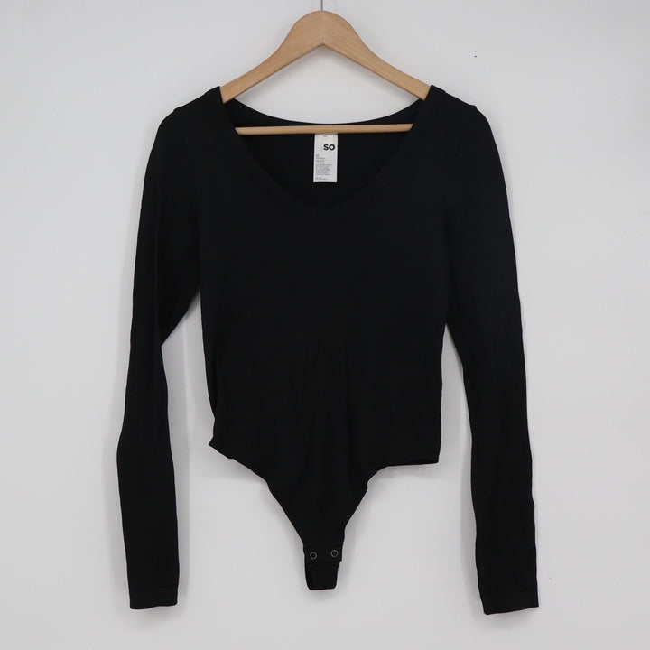 SO Womens Long Sleeve Ribbed V-Neck Bodysuit Black Size Medium Snap Closure