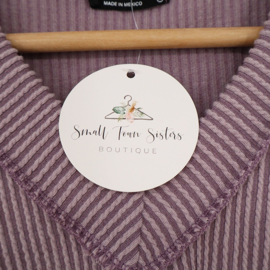 Heimish USA Lavender Ribbed V-Neck Short Sleeve Top Small NEW
