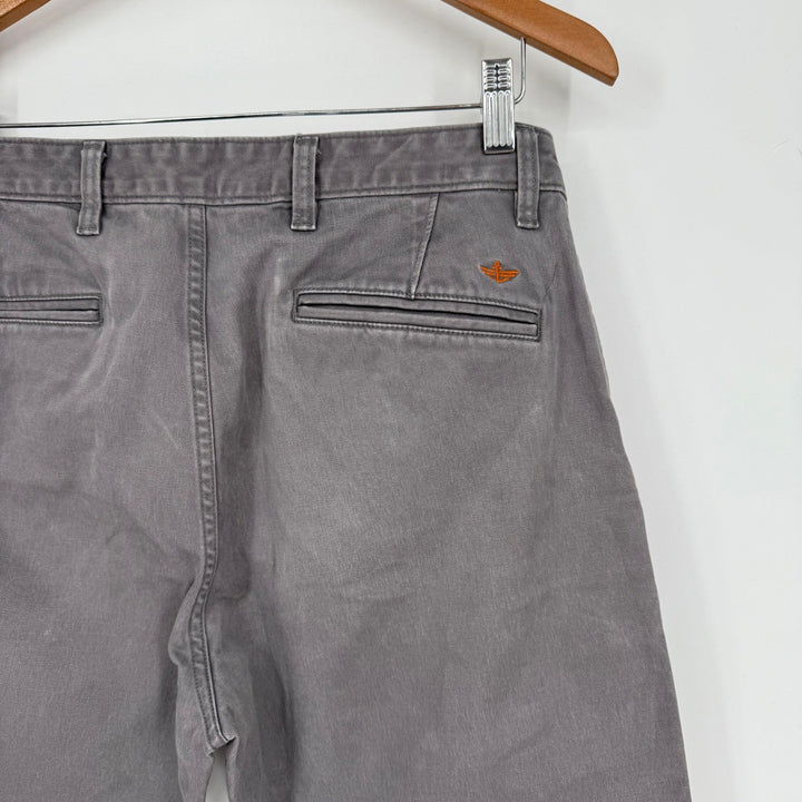 Dockers Athletic Fit Mens Pants Gray Size 32x32 Flat Front Chinos Casual