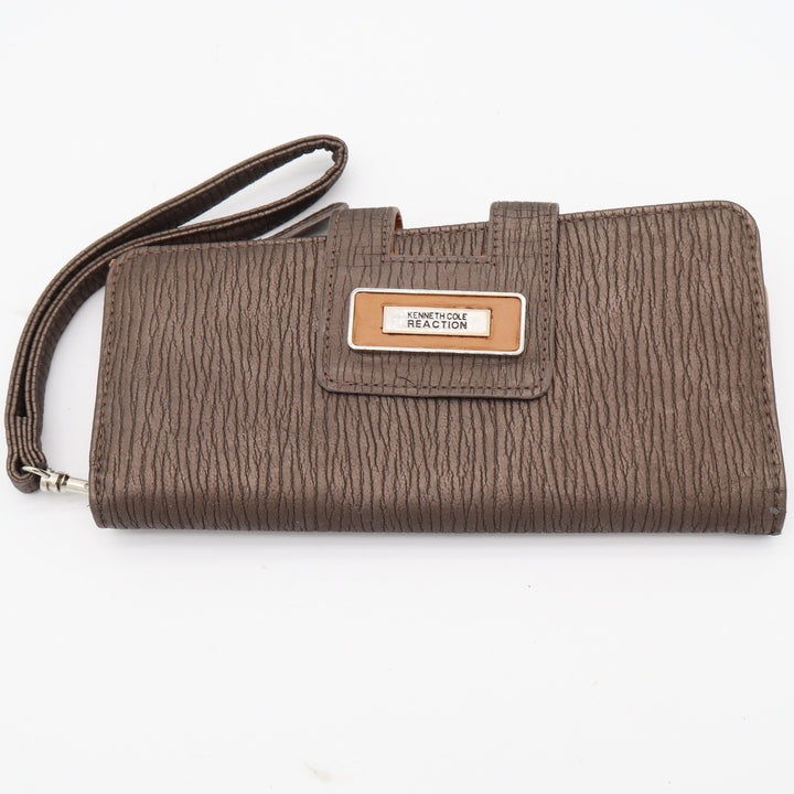 Kenneth Cole Reaction Wristlet Womens OS Brown Textured Metallic Snap Good