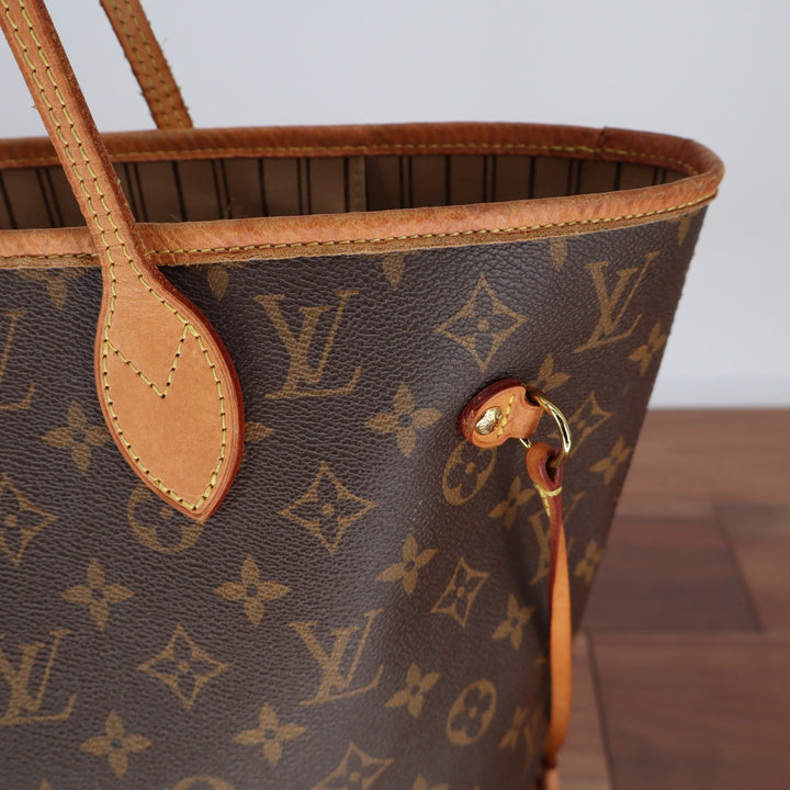 Louis Vuitton Neverfull MM Monogram Canvas Tote Bag Brown M40995