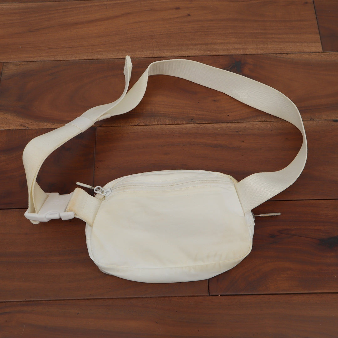 Lululemon Everywhere Belt Bag White Adjustable Strap Fanny Pack Bag