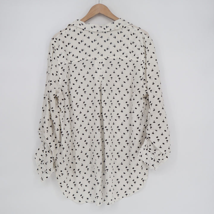 Velvet Heart Shirt Womens Large White Printed High Low Hem Long Sleeve Button Up