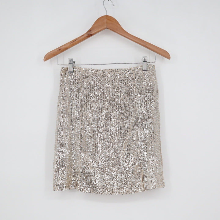 Love on a Hanger Sequin Mini Skirt Silver Sparkle Party Glam Size 7