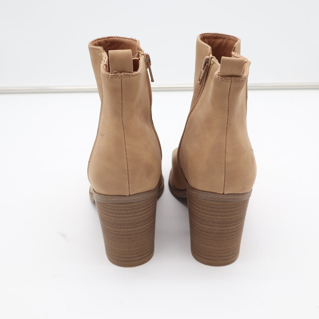 Universal Thread Tan Pointed Toe Block Heel Ankle Boots Size 8.5