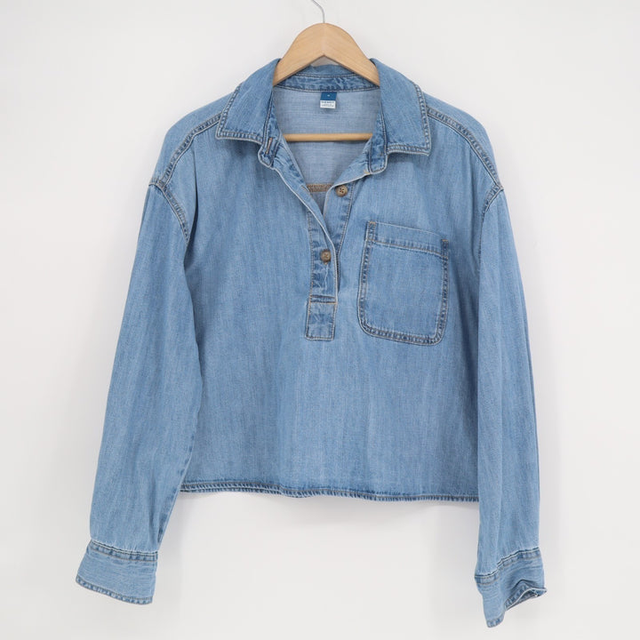 Old Navy Jean Popover Shirt Womens M Blue Denim Cotton Spread Collar Pullover