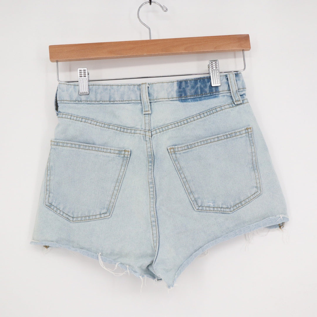 Wild Fable Womens High Rise Distressed Denim Shorts Light Wash Blue Size 2