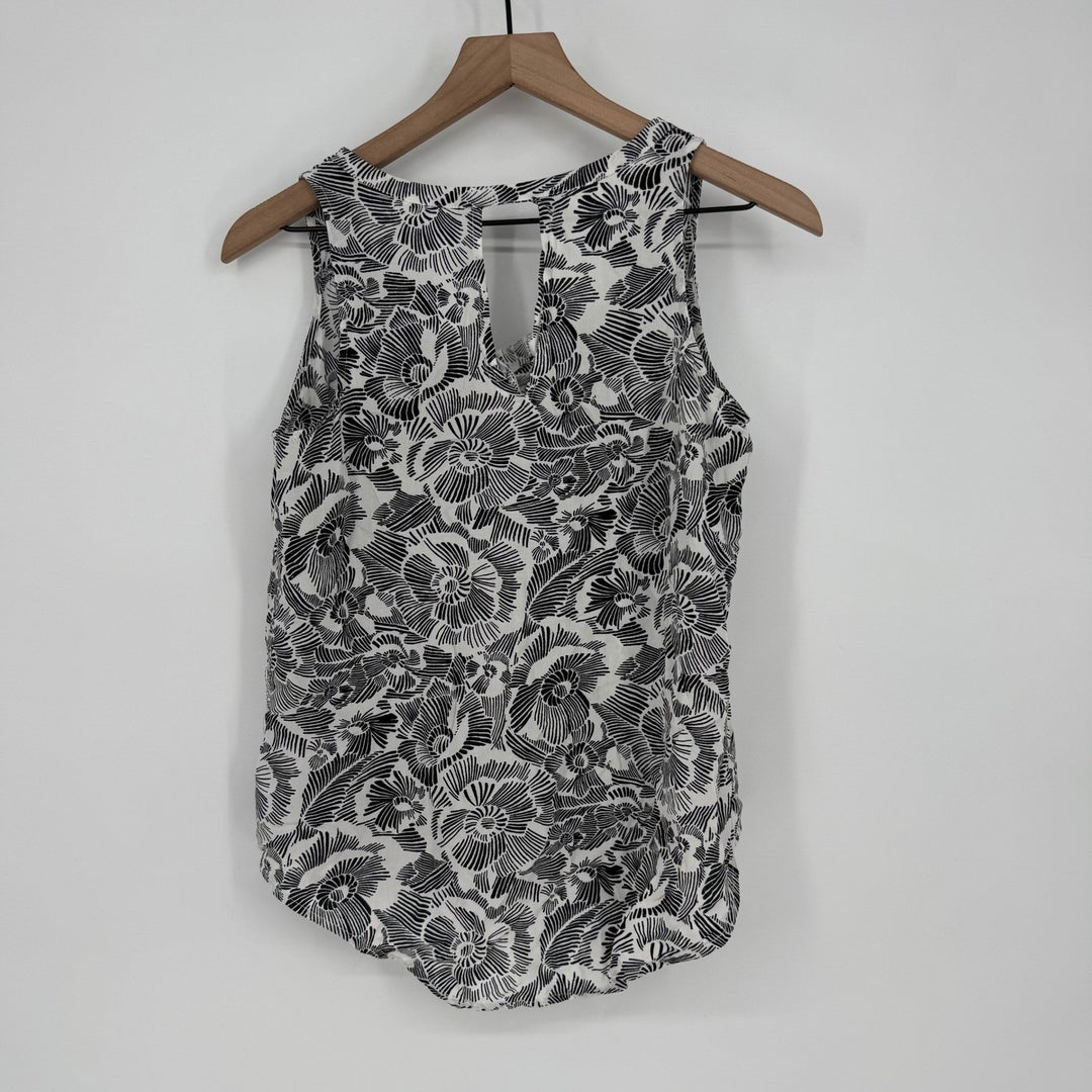 Old Navy Women's Size SP Sleeveless Keyhole Neck Floral Print Top