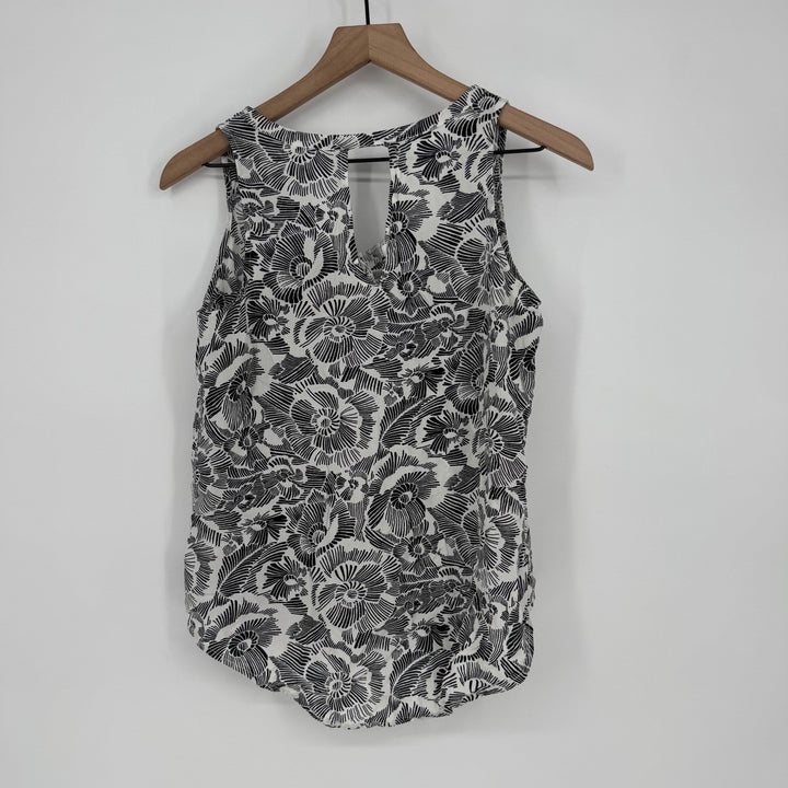 Old Navy Women's Size SP Sleeveless Keyhole Neck Floral Print Top