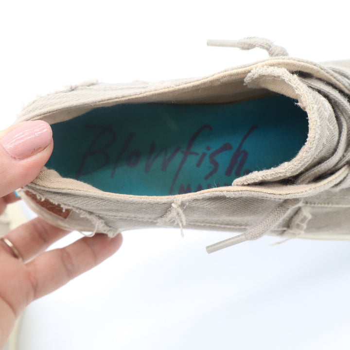 Blowfish Malibu Womens 8 Khaki Canvas Frayed Distressed Low Top Sneakers