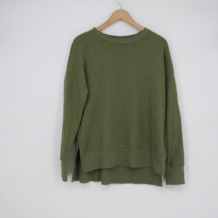 Time and Tru Womens Green Crew Neck Sweatshirt Size M Relaxed High Low Hem