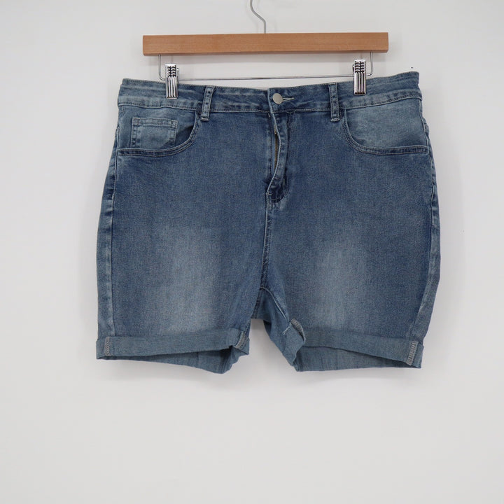 Shein Curve Womens 1XL Blue Denim Shorts Cuffed Hem Embroidered Flap Pockets