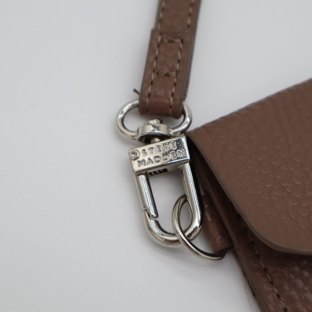 Steve Madden Womens Beige Pebbled Leather Envelope Convertible Wristlet Wallet