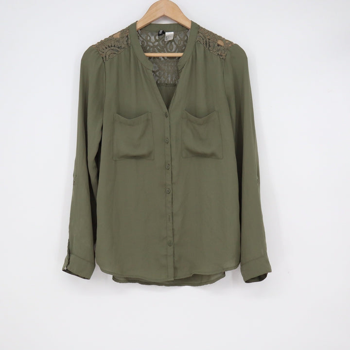 HM Divided Olive Green Lace Yoke Button Down Blouse Roll Tab Sleeve Size 6