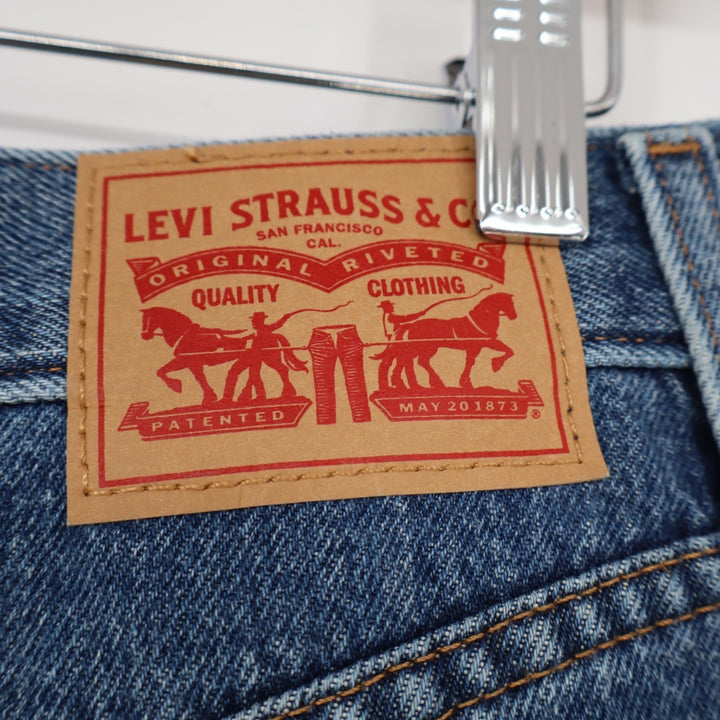 Levis High Waisted Mom Shorts Blue Denim Raw Hem Medium Wash Size 26