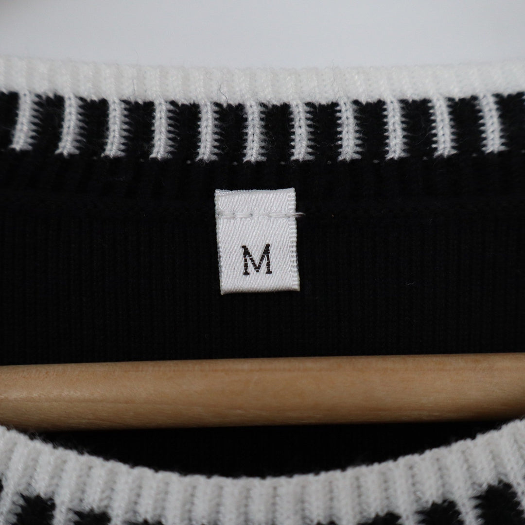 Fashion Black Crewneck Sweater White Contrast Trim High-Low Hem Medium