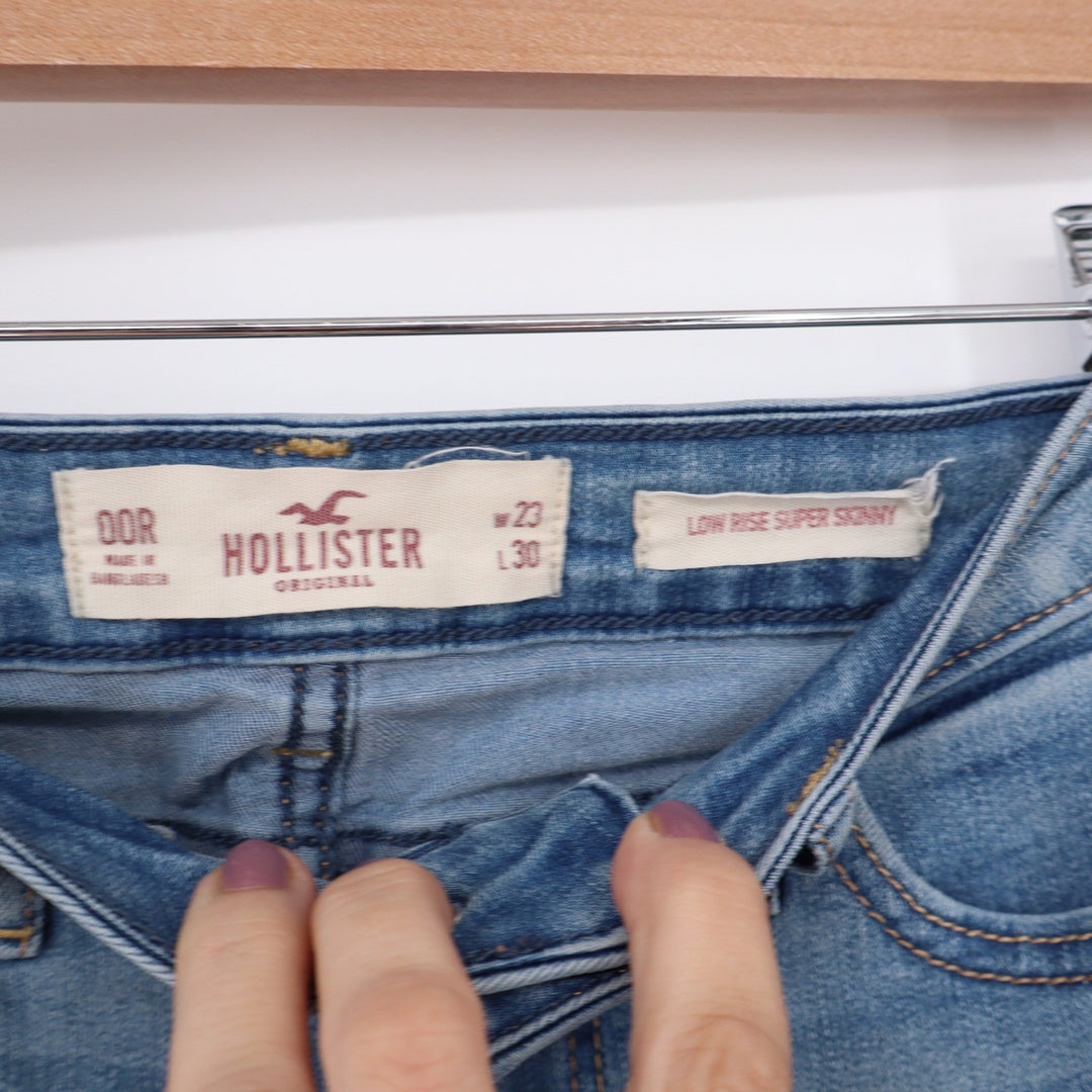 Hollister Low Rise Super Skinny Distressed Light Wash Jeans 00R