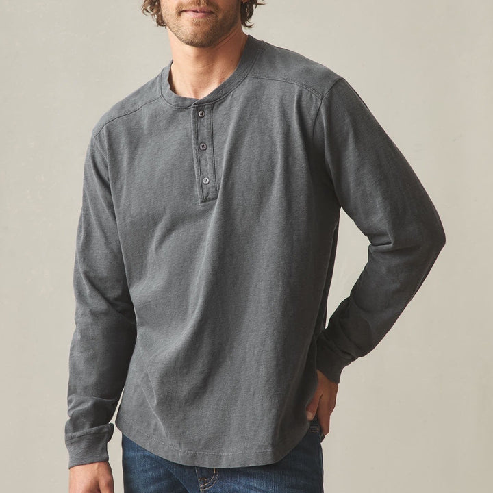 American Giant Broken-In Premium Slub T-Shirt Mens XL Washed Black Henley Neck