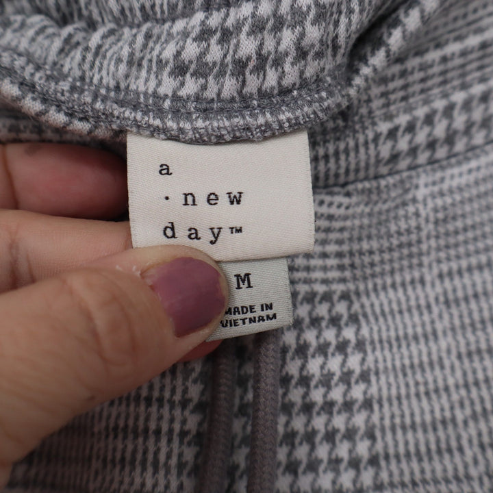 A New Day Grey Plaid Pull On Trousers Womens Medium Elastic Drawstring Pants