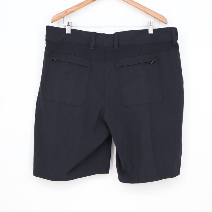 Huk Performance Fishing Shorts Mens XL Black Stretch Cargo Utility