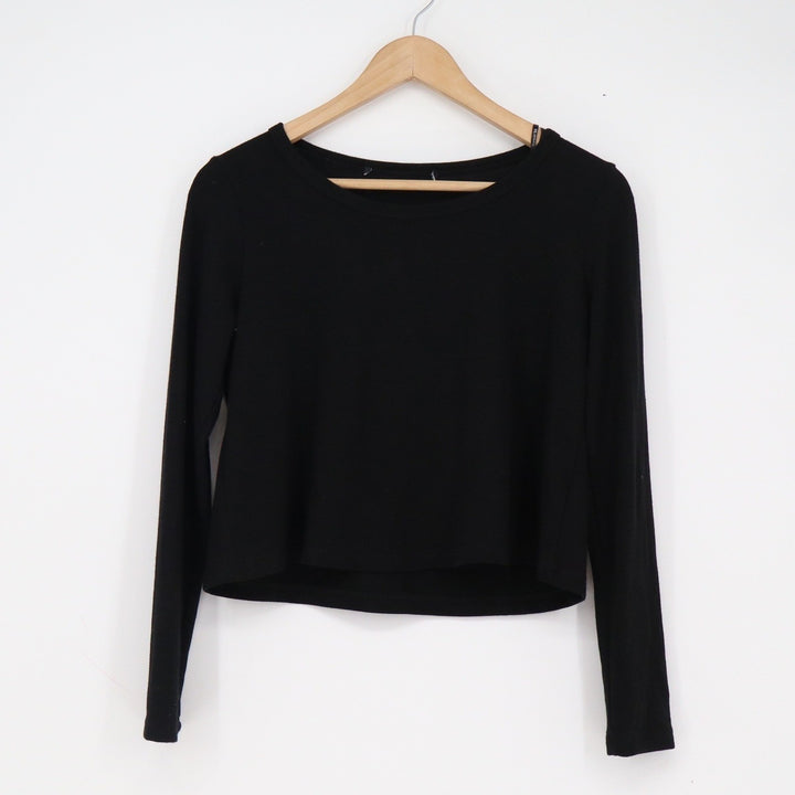 Forever 21 Womens Black Long Sleeve Crew Neck Crop Top Shirt Made in USA