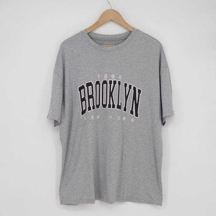 Brooklyn New York Graphic T-Shirt Mens Medium Gray Short Sleeve Streetwear Tee