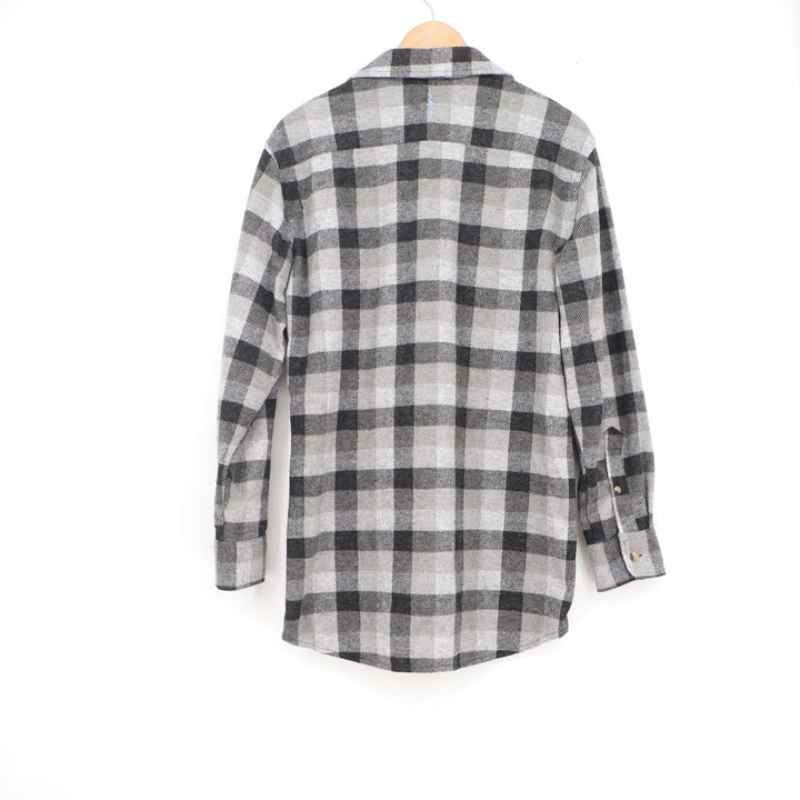 Tailorbyrd The Sweatershirt Mens Medium Grey Black Plaid Knit Button Down Shirt