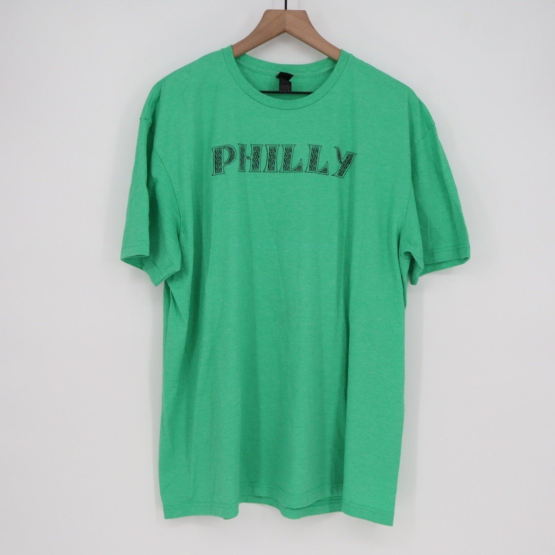 Gildan Softstyle Philly Graphic T Shirt Mens XL Green Short Sleeve Crew Neck Tee