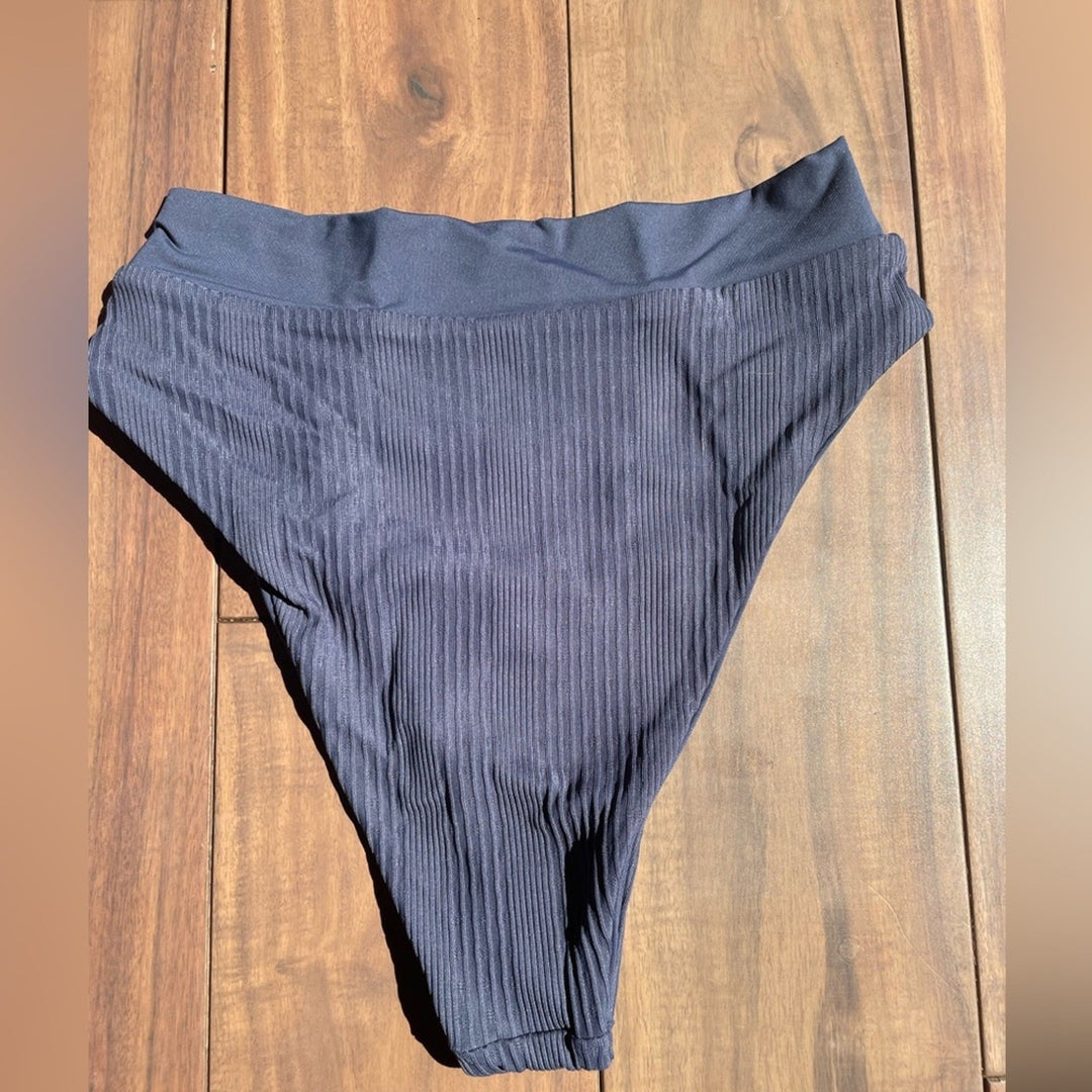 L Space Court Bitsy Bikini Bottom Size XS