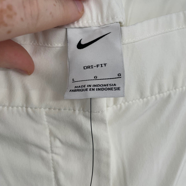 Nike Victory Golf Shorts Womens L White DA3209-100 Dri-FIT Standard Fit