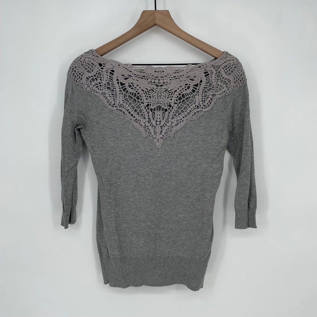 Forever 21 Gray Lace Neckline 3/4 Sleeve Sweater Top Womens Size S