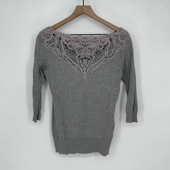 Forever 21 Gray Lace Neckline 3/4 Sleeve Sweater Top Womens Size S