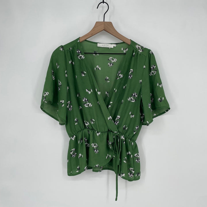 ASTR The Label Green Floral Wrap Peplum Blouse Butterfly Sleeve Size Medium