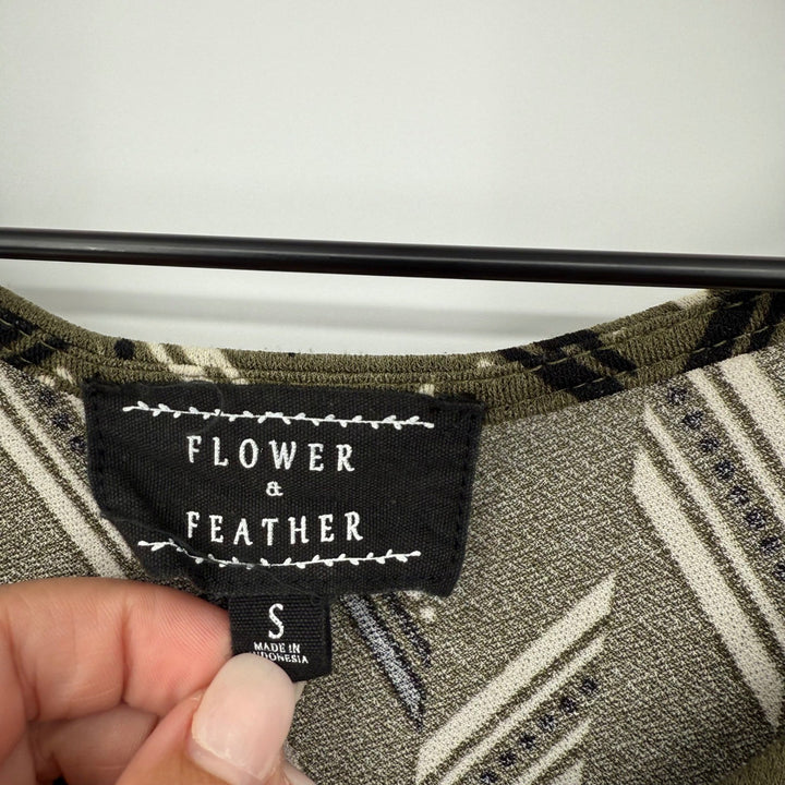Flower & Feather Olive Green Geometric Print Top Blouse Zipper Detail Size S
