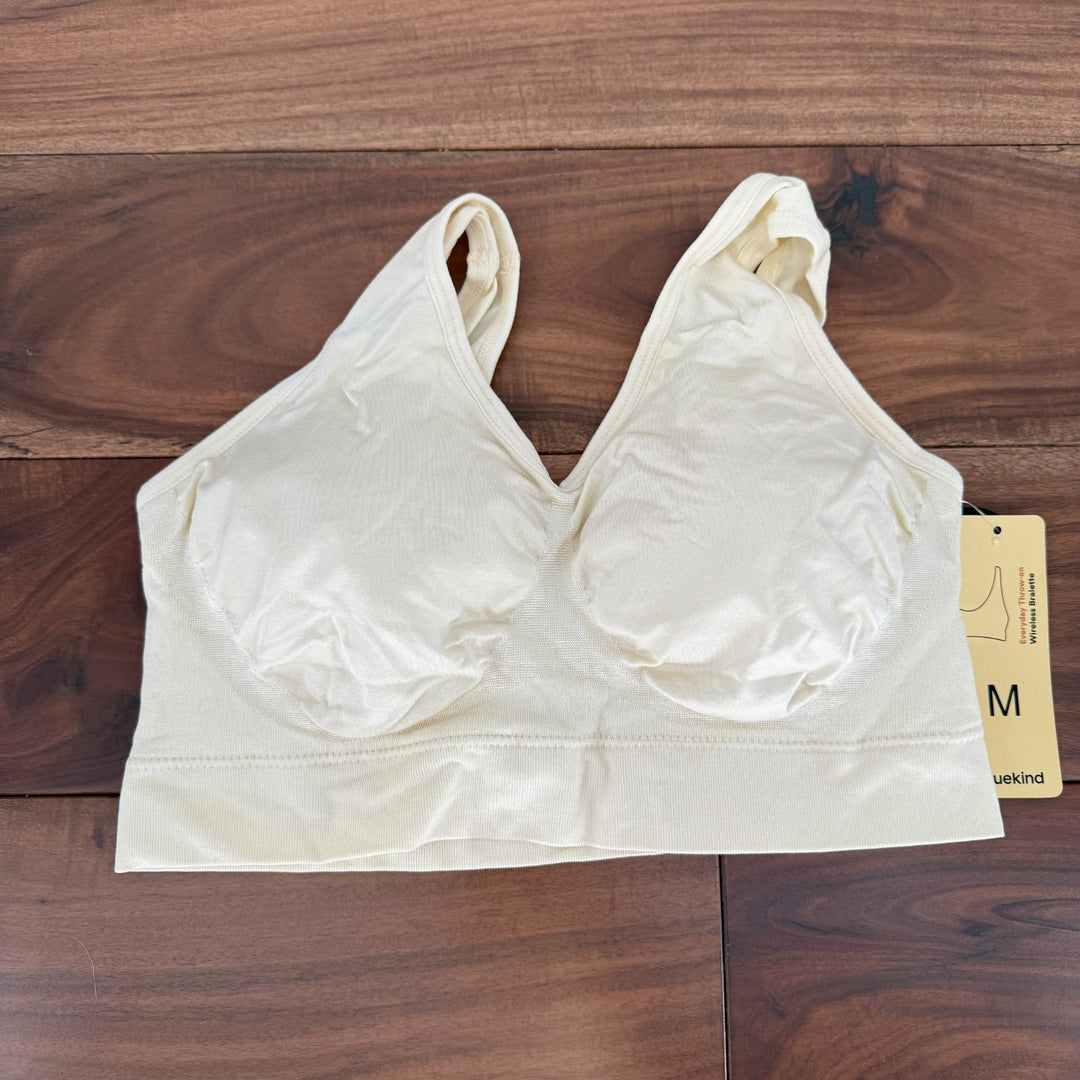 Truekind Everyday Throw-On Wireless Bralette Bra Womens Medium Beige Seamless