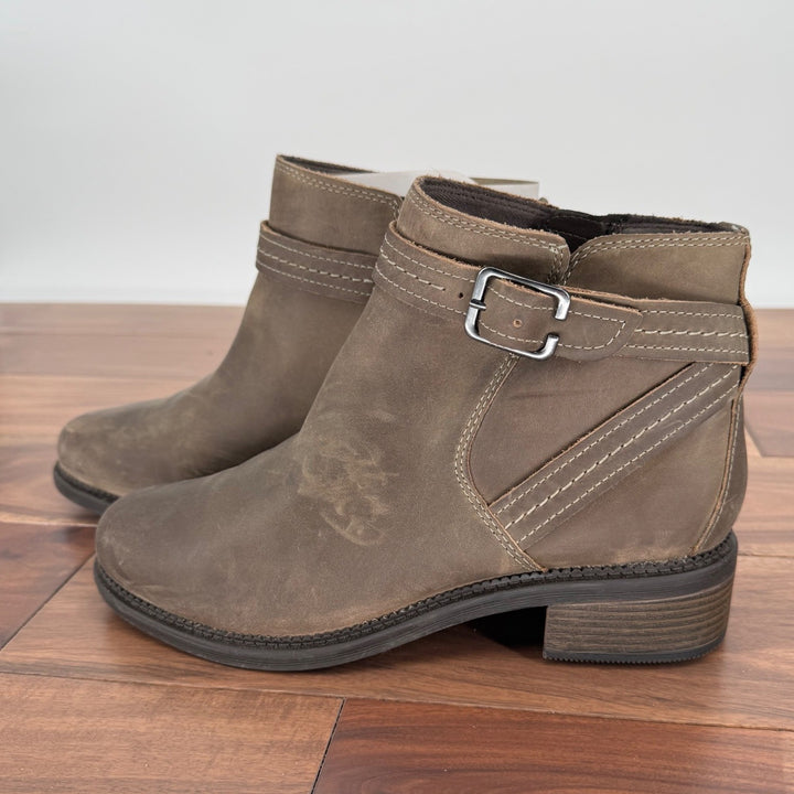 Clarks Womens Brown Leather Ankle Boots Buckle Accent Zip Up Booties