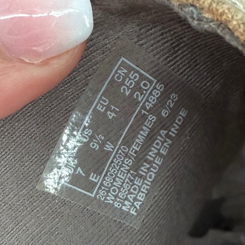 Clarks Womens Brown Leather Ankle Boots Buckle Accent Zip Up Booties