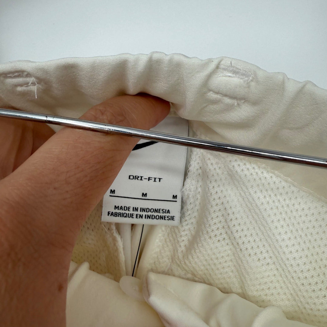 Nike Victory Golf Shorts Womens L White DA3209-100 Dri-FIT Standard Fit