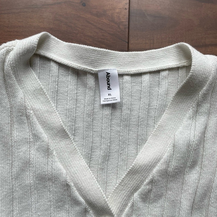 Abound Long Sleeve Ribbed V-Neck Cropped Knit Top Size XL