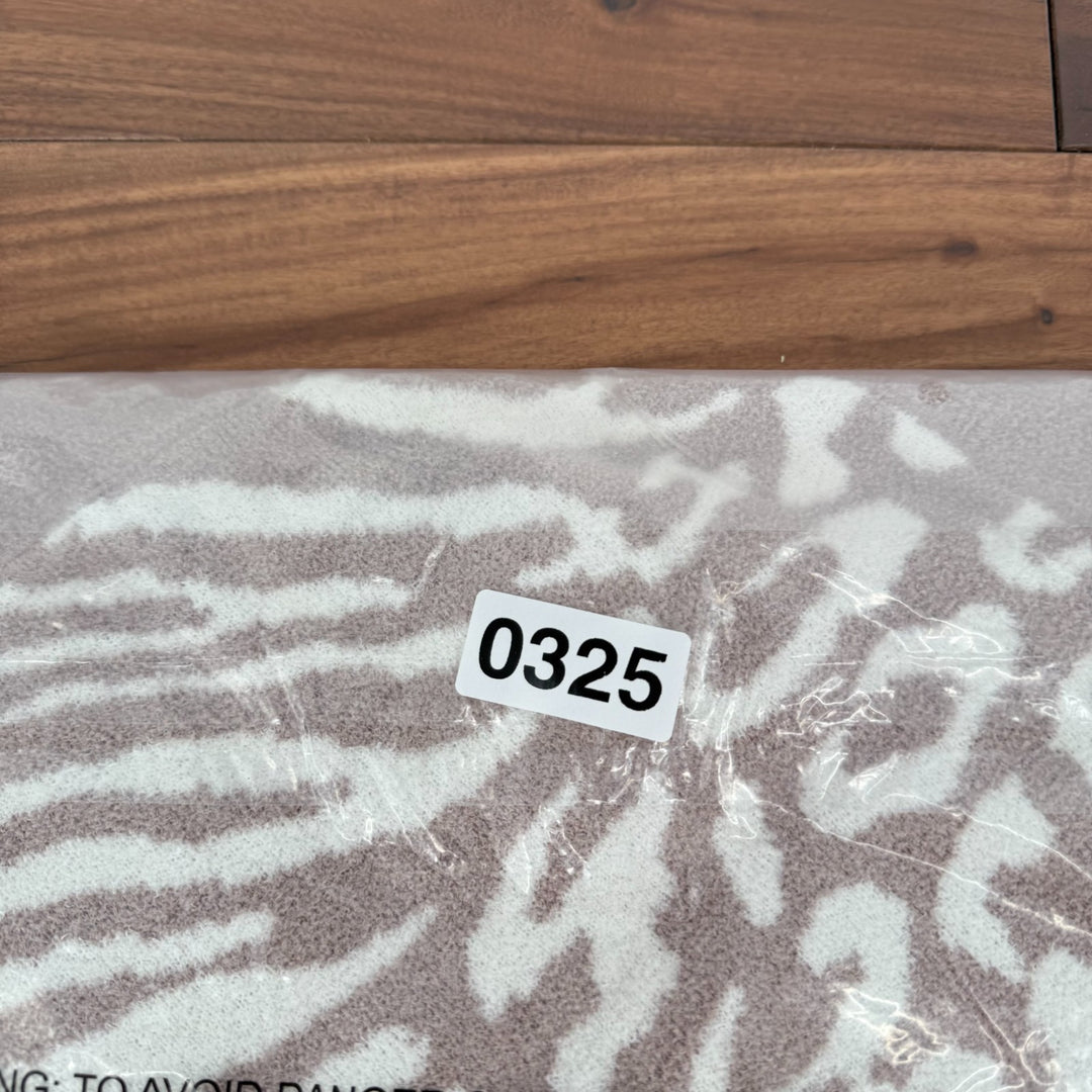 Barefoot Dreams CozyChic Ultra Ocean Breeze Poncho Womens OS Rose Animal