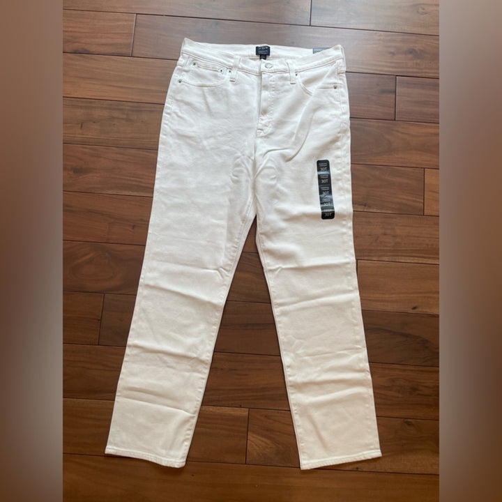 J.Crew Tall Essential Straight White Jean in All-Day Stretch Size 30T
