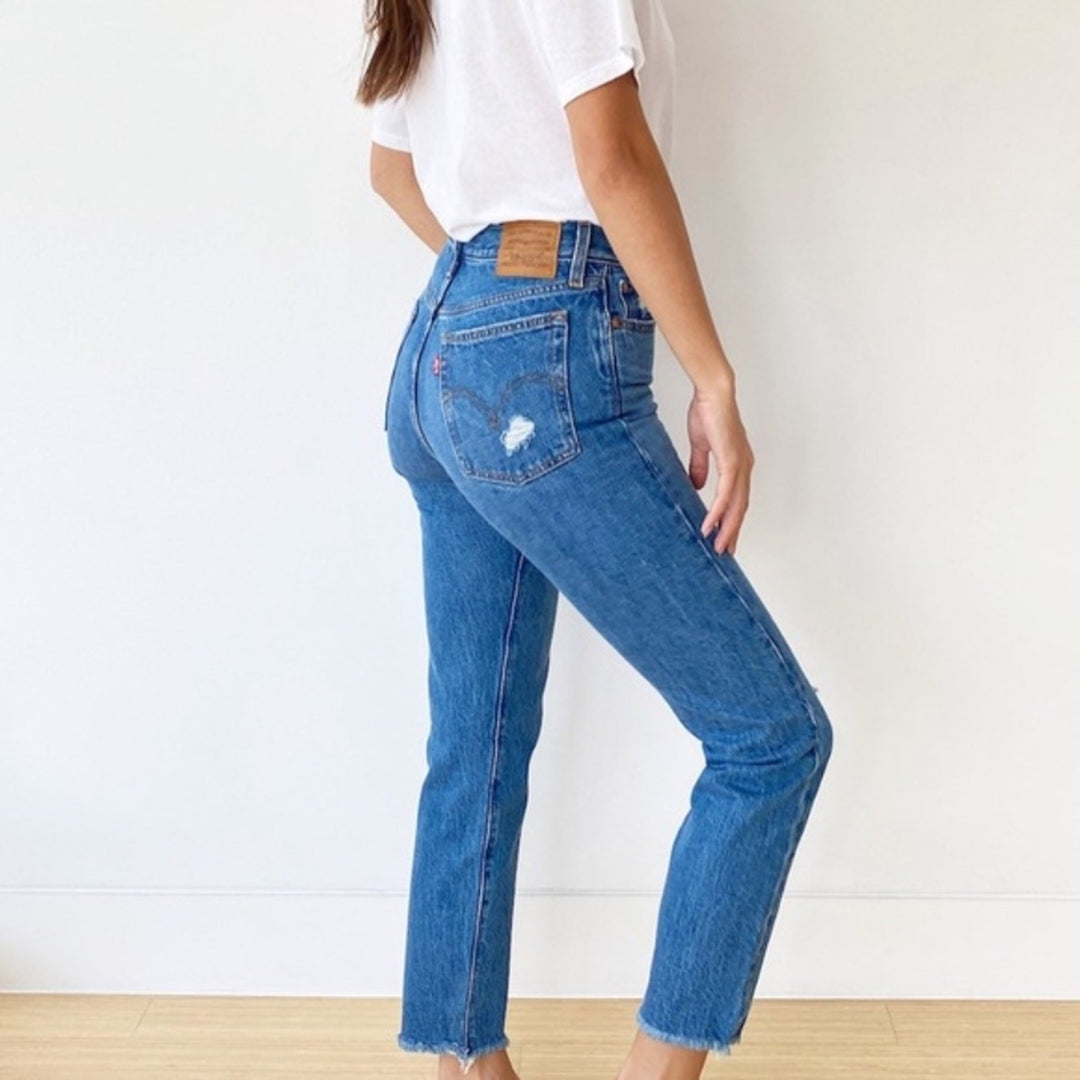 Levi's Premium Wedgie Icon High Waist Raw Hem Jean Size 26
