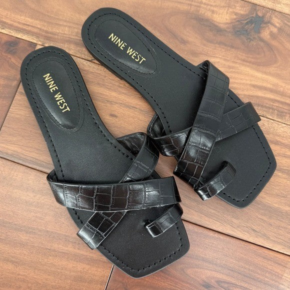 Nine West Black Croc Embossed Criss Cross Toe Ring Thong Sandals