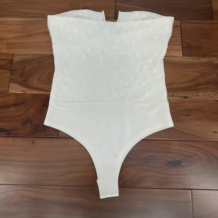 Lulus White Lace Sweetheart Neck Strapless Bodysuit Thong S