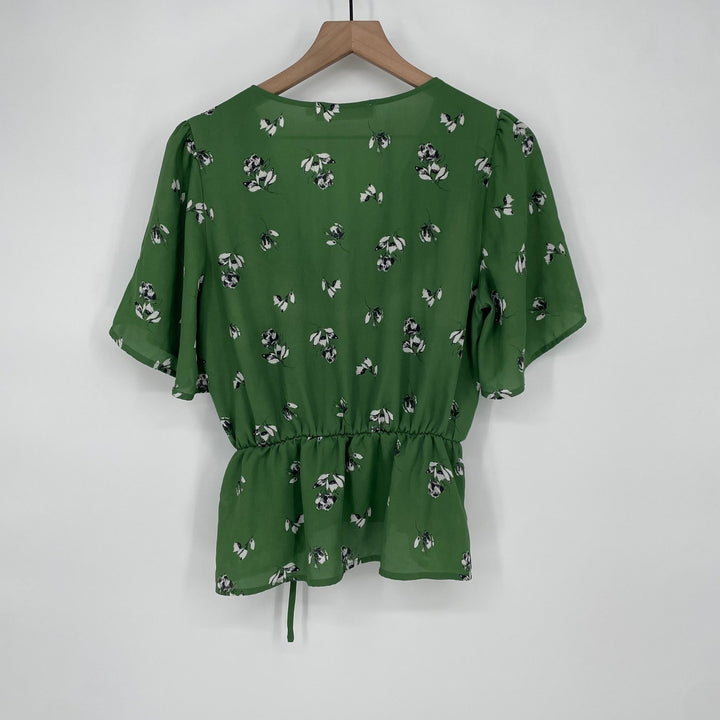 ASTR The Label Green Floral Wrap Peplum Blouse Butterfly Sleeve Size Medium
