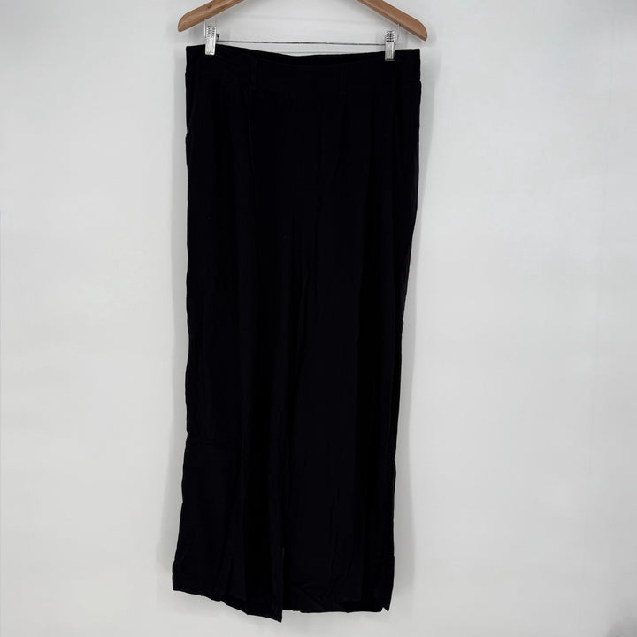 Torrid Chino Pants Womens 0 Black Rayon Stretch Pleated Wide Leg Elastic Waist