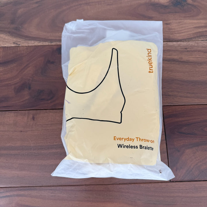 Truekind Everyday Throw-On Wireless Bralette Bra Womens Medium Beige Seamless